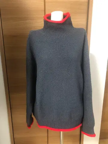 HUG.U 터틀 스웨터 2장과 아우터 1장 묶음 판매