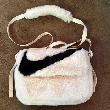 새상품 미사용 NIKE 숄더백 복슬복슬