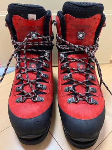 Lowa 설산용 등산화