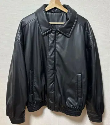 ZARA 블랙 가죽 자켓 M 사이즈