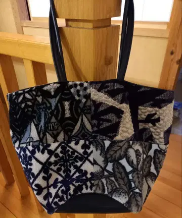 미나 페르호넨 포카치아 백