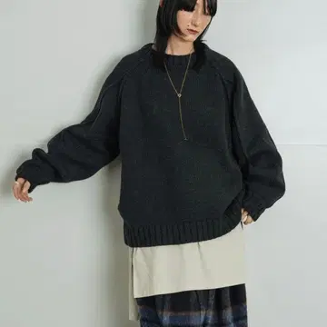 래글런 슬리브 크루넥 니트 Aphlotus 아프로타스