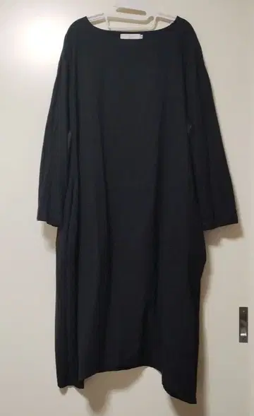 긴팔 코쿤 원피스 블랙