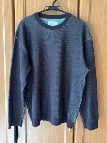 STUDIOUS 니트 다크 브라운 크루넥 짧은 기장 박스 실루엣