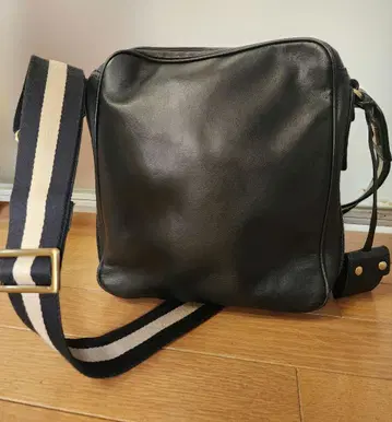 BALLY 트레인 스포팅 블랙 숄더백