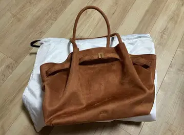 JW PEI HANA 미디엄 페이크 스웨이드 토트백