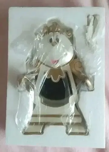 디즈니 스토어 코그스워스 화이트 시계