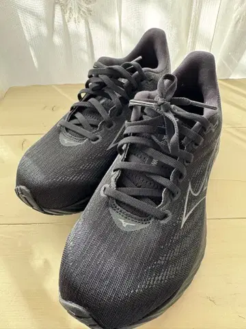 미즈노 러닝화 [ 웨이브 라이더 28 ] 블랙 컬러