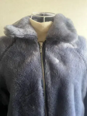 연보라 블루 자켓