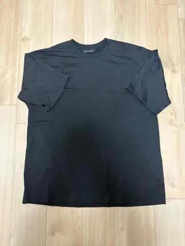 데상트 얼터레인 티셔츠