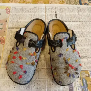 울 클로그 샌들 그레이 자수