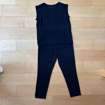 포멀 네이비 셋업 슬리브리스