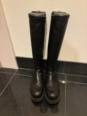 블랙 롱 부츠 사이드 지퍼 부착