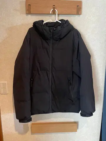 GU 블랙 다운 자켓 L 사이즈 후드 부착