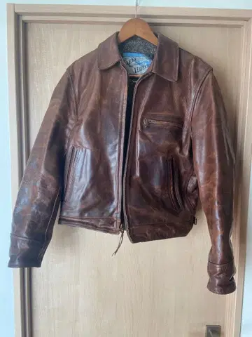 에어로 레더 자켓 사이즈 36