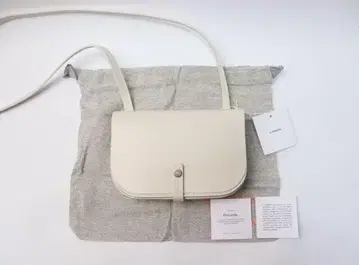 새상품 일비종떼 숄더백 사선 크로스 BCR259 화이트