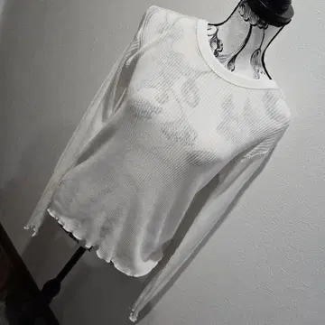 LUCA 새상품급 화이트 리브 편직 긴팔 티셔츠