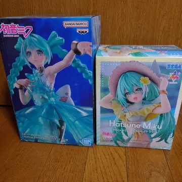 하츠네 미쿠 피규어 2체