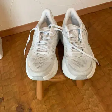 호카 본다이 9 스니커즈