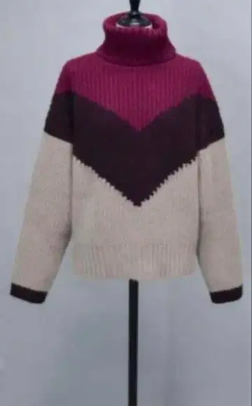 터틀넥 니트 스웨터 V자형 절개