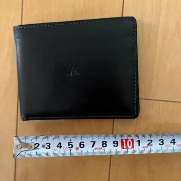 K 블랙 가죽 이단 접이식 지갑
