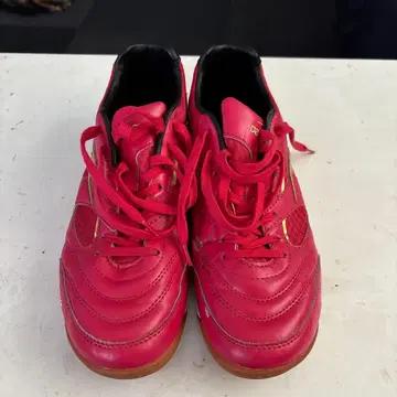 풋살화 빨간색 메쉬 가죽