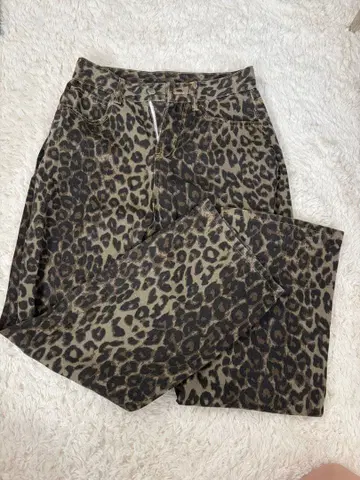 레오파드 무늬 데님 팬츠