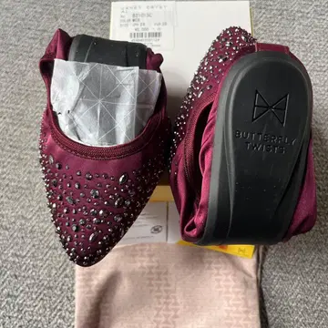 BUTTERFLY TWISTS 버건디 플랫슈즈 Janey