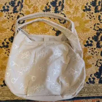 그레이 자수 디자인 토트백