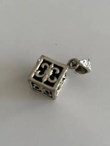 실버 정육면체 참 목걸이