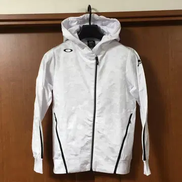 새상품급 오클리 스컬 후디 자켓 S 화이트 OAKLEY SKULL