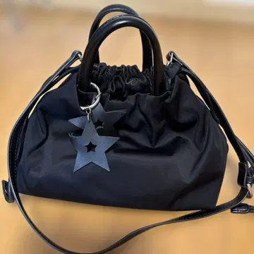 블랙 토트백 스타 포함