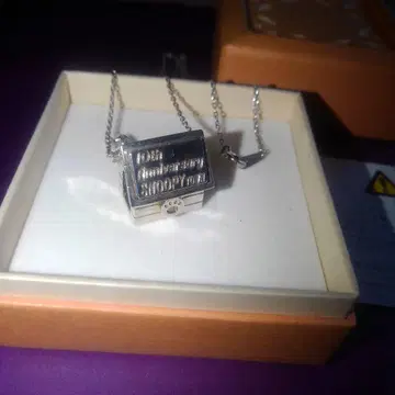 새상품급 SNOOPY 10주년 한정판 강아지집 디자인 실버925 목걸이