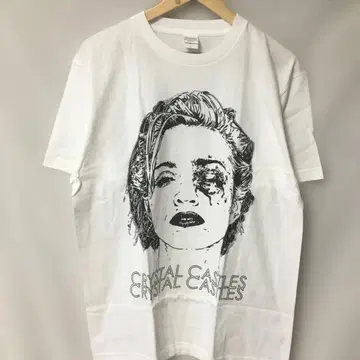 CRYSTAL CASTLES 크리스탈 캐슬즈
