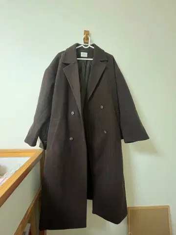 LOWRYS FARM 다크 브라운 롱 코트