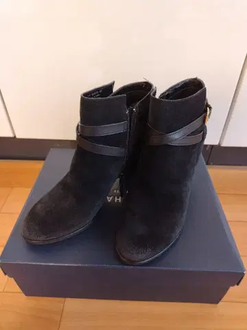 콜한 블랙 부츠