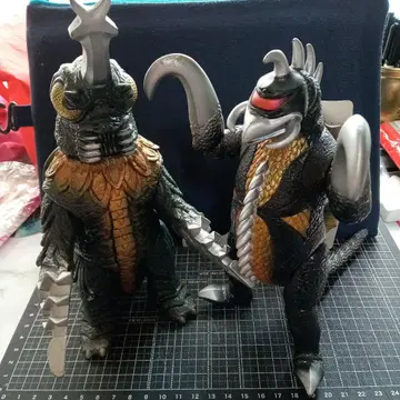 추억의 쇼와 특촬물 [극악 괴수 콤비] 소프트 비닐 피규어 세트