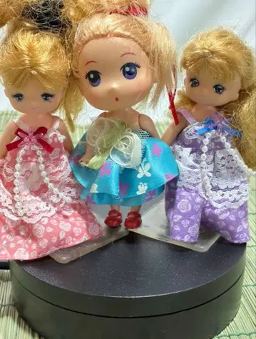 3체 세트의 귀여운 인형