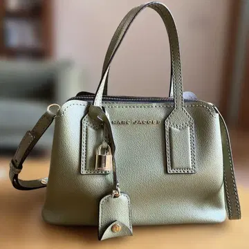 MARC JACOBS 올리브 그린 핸드백