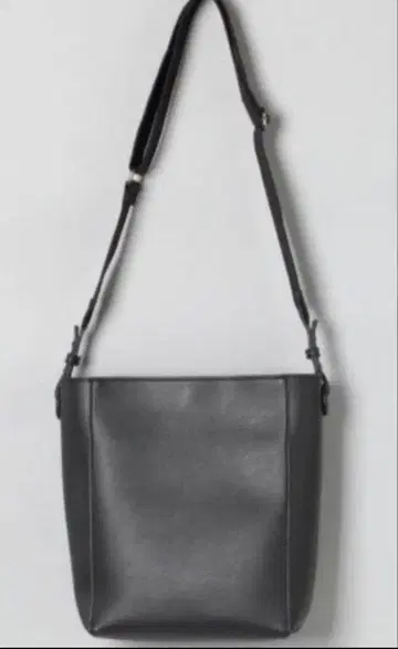 JEANASIS 합성 가죽 가방 블랙 숄더백