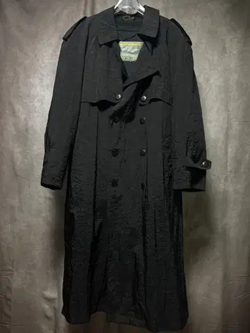 'BOAT WORS' 블랙 주름 maxi trench coat