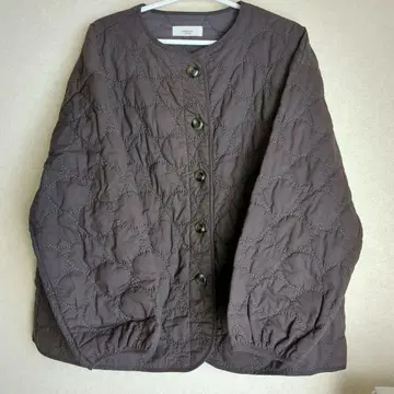 tukuroi by SUNVALLEY 자수 퀼팅 자켓 차콜