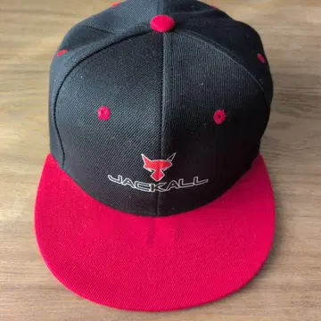 JACKALL 블랙 레드 캡