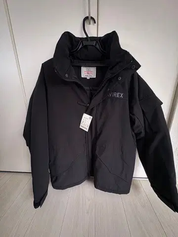 AVIREX 블랙 다운 자켓 M 사이즈