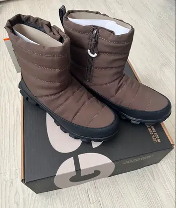 BOGS 브라운 지퍼 달린 부츠 새상품