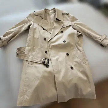 베이지 트렌치코트