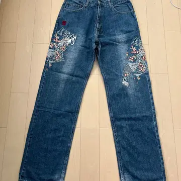 자수 장식 다크 블루 스트레이트 청바지