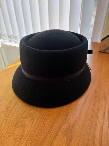 CA4LA 울 햇 블랙