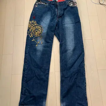 골드 컬러 자수 다크 블루 데님 팬츠