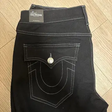 TRUE RELIGION 블랙 데님 팬츠